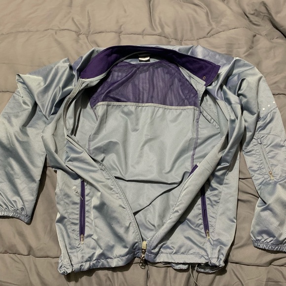 Nike Mesh Windbreaker - Picture 2 of 4